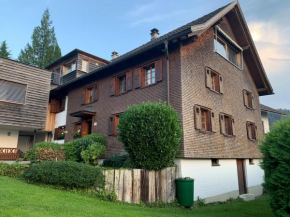 Bauernhaus am Pfänderhang mit Seeblick